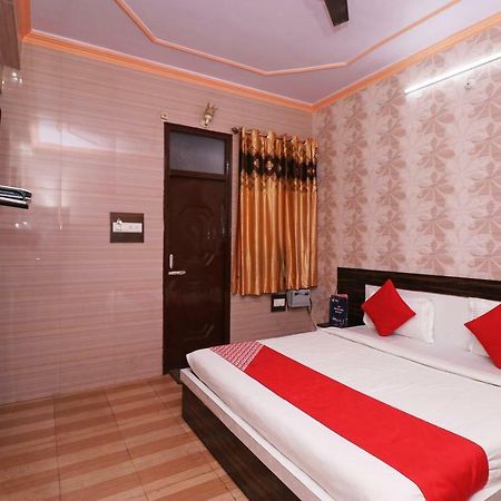 Hotel P R Palace Lakhnau Kültér fotó