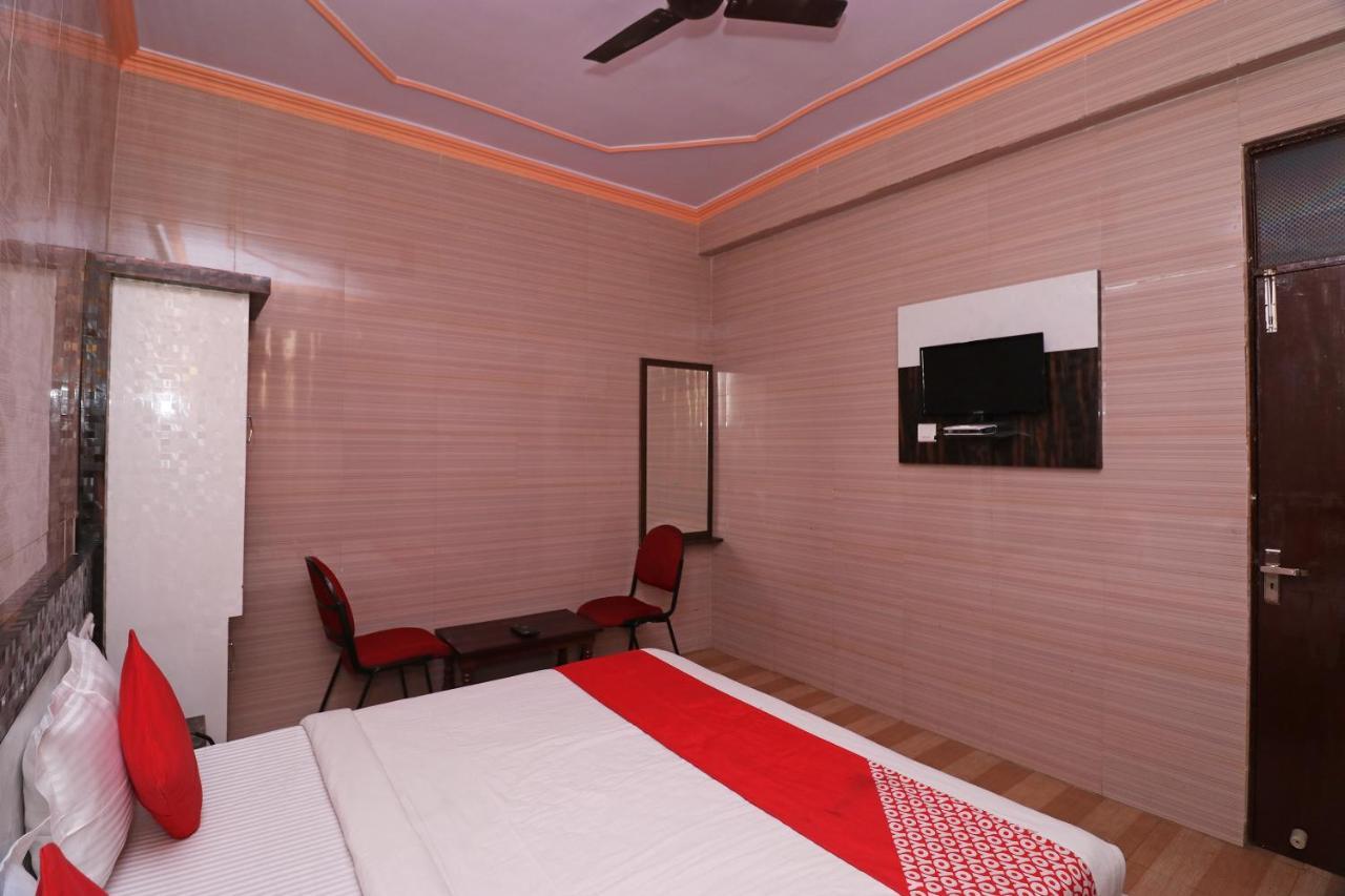 Hotel P R Palace Lakhnau Kültér fotó